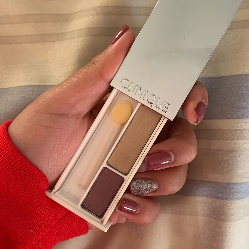 Clinique eyeshadow palette - beach plum
